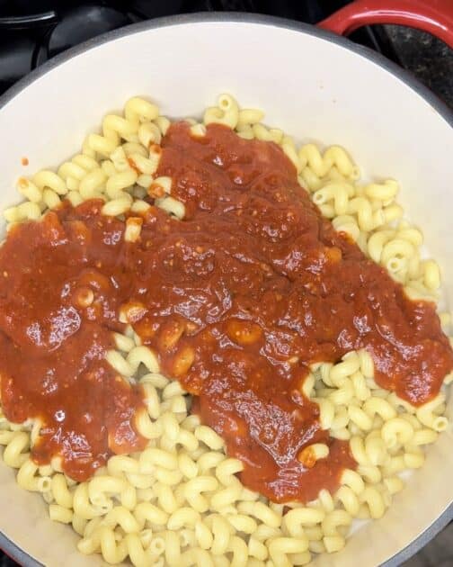 Red pasta sauce